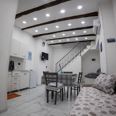 Royal Spaccanapoli Apartment Exterior photo